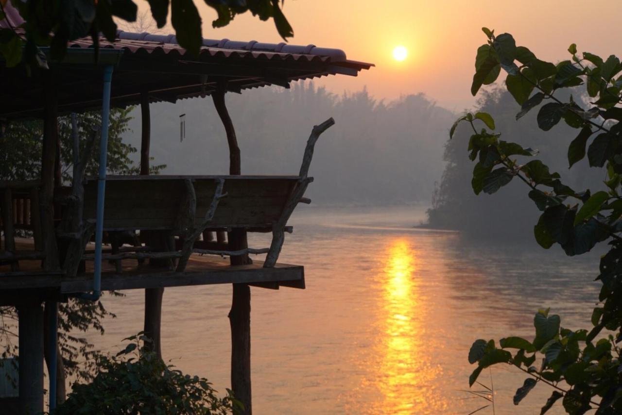 Baanrai Khunya บ้านไร่คุณย่า Sai Yok Exterior photo